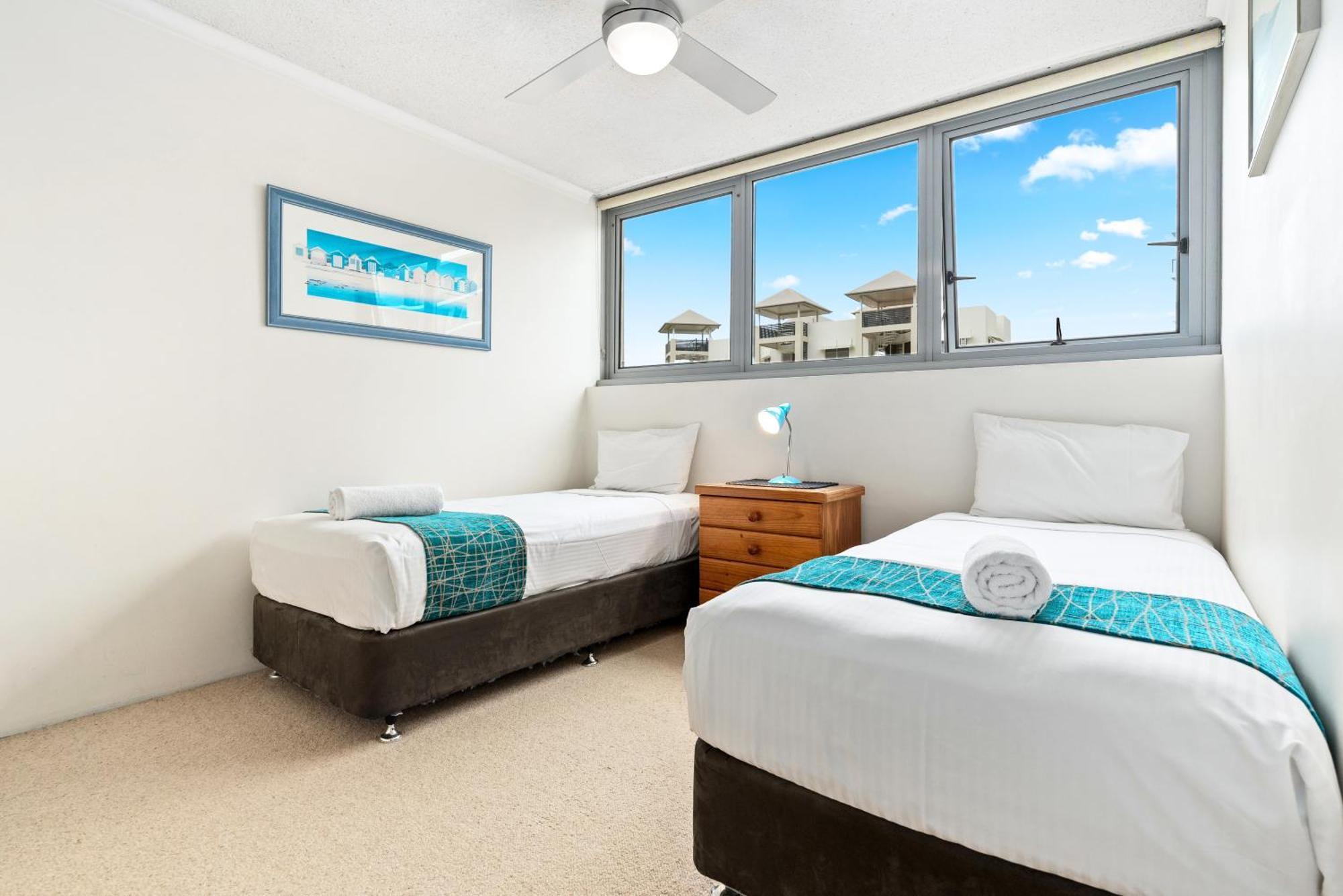 Northwind Beachfront Apartments Мулулаба Стая снимка
