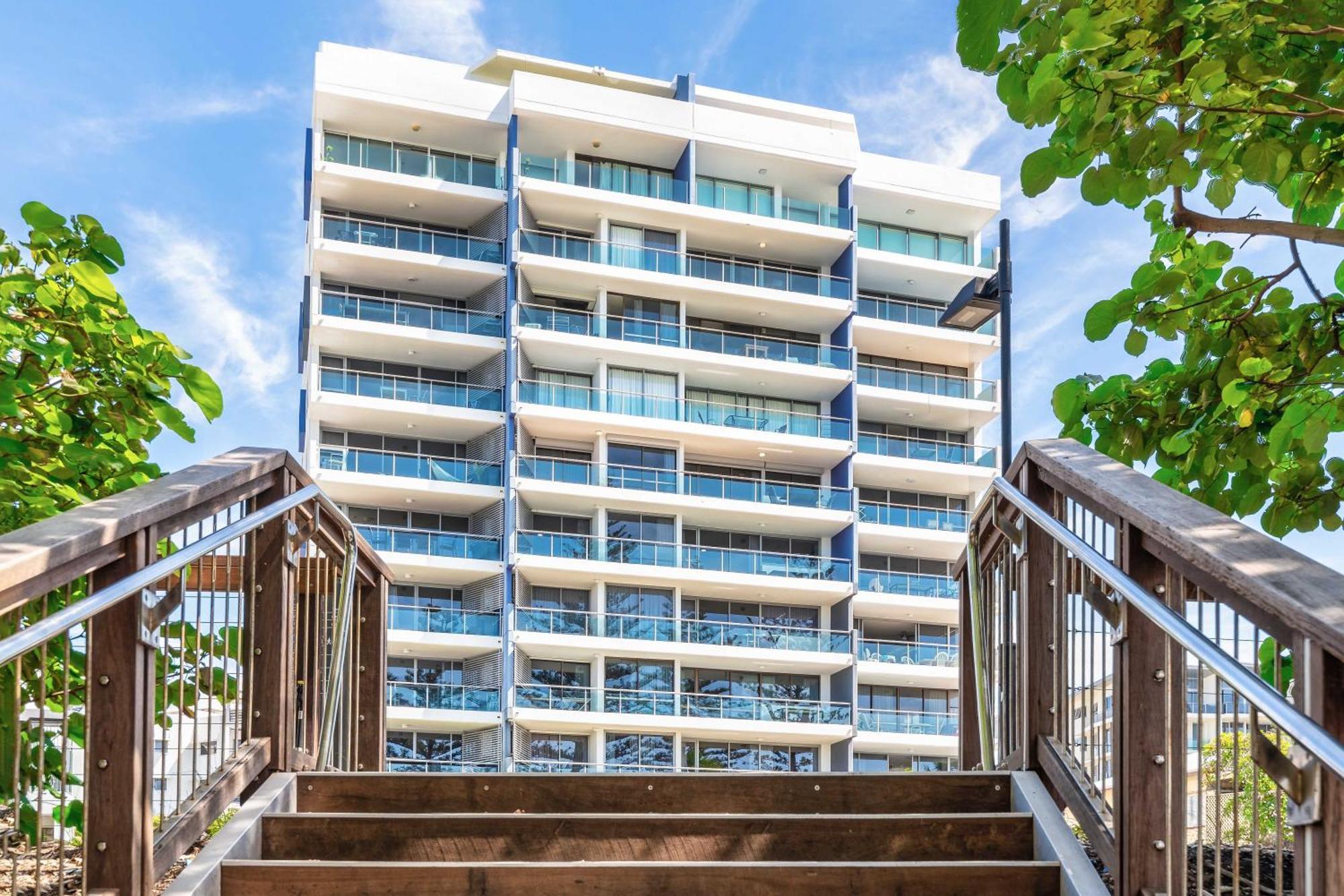 Northwind Beachfront Apartments Мулулаба Екстериор снимка