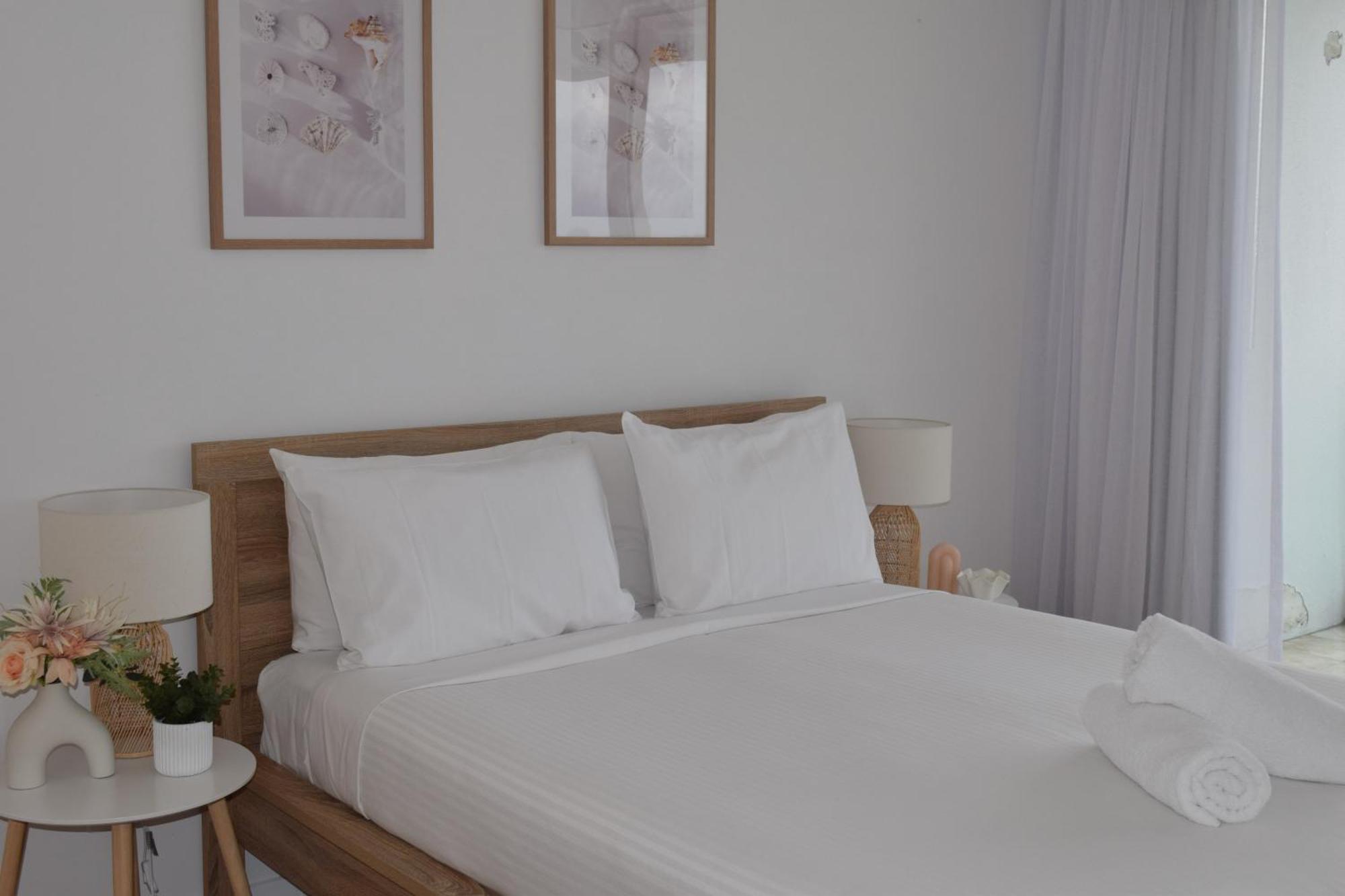 Northwind Beachfront Apartments Мулулаба Стая снимка